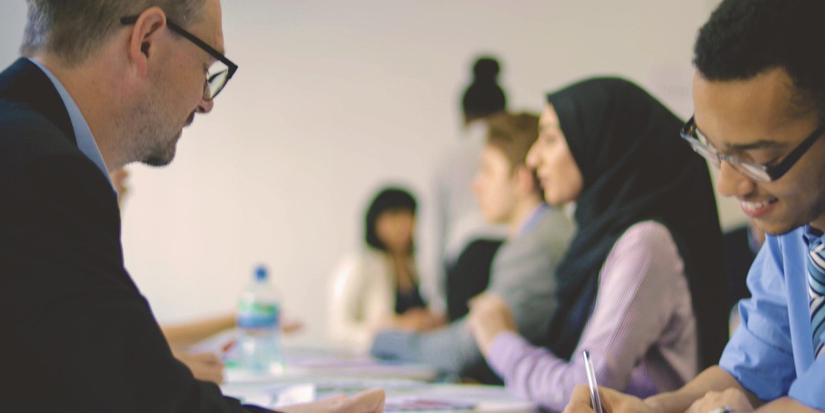 AstonUniCareers's tweet photo. 🤝| Calling all 2nd year @Aston_EAS &amp; @AstonLSS students!

Meet a range of placement employers at our upcoming speed networking event.

🗓️ Tomorrow
🕐 14:00 - 15:30
📍 MB161

Book your place | https://t.co/o1d5XOgcVK 
Get prepped | https://t.co/MbQMBCU6lJ https://t.co/5sLkaMNJ5z