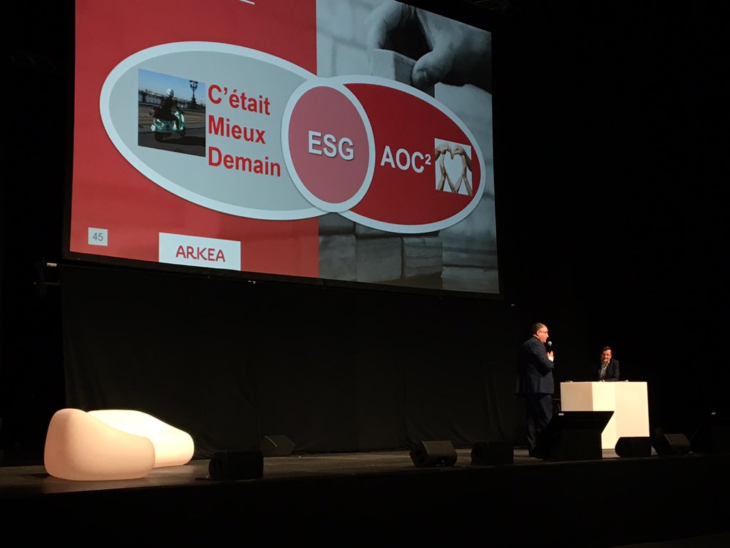 VCrouzier's tweet photo. 🔴 [DIRECT] #RencontresAutomne du @CMSudOuest  @WeAreArkea ▶️ JM Jay « Appuyons-nous sur nos fondamentaux, d’où l’on vient, pour nous transformer ! L’AOC, c’était déjà très bien, il faut y ajouter un 2ème C, celui du conseiller qui est irremplaçable dans la relation client » https://t.co/4NfpH5eHql
