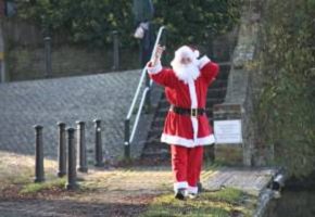 LeeValleyBoats's tweet photo. Bookings are coming in for both the Santa cruises and the Turkey and Tinsel cruises. Call 01992 462 085 to enjoy a Chrismas cruise before they are fully booked. https://t.co/X1lg2BPTtn