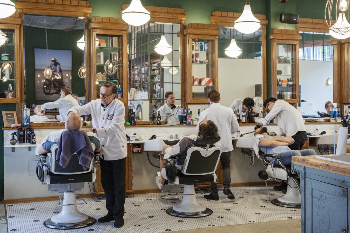 Air_Dolomiti's tweet photo. At Barberhouse, beards and moustaches reign supreme, but you'll also spy #Munich locals finding inspiration in select magazines and relaxing as they sip aperitifs in the lounge. https://t.co/09BYY1LqZz
#AlternativeGuide https://t.co/Rt7f8Wv5Dw