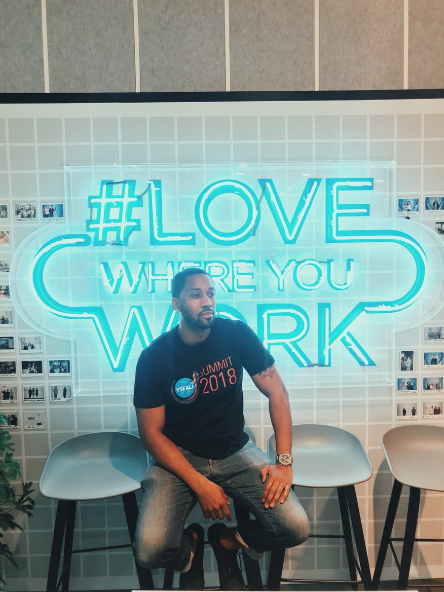 _jquarles's tweet photo. Twitter #twitterapac is serving international entrepreneurship public conversations. Thanks Twitter Singapore for hosting #YSEALI #YSEALISUMMIT #asianfoundation @NolaBeth https://t.co/th1DWpZNsc
