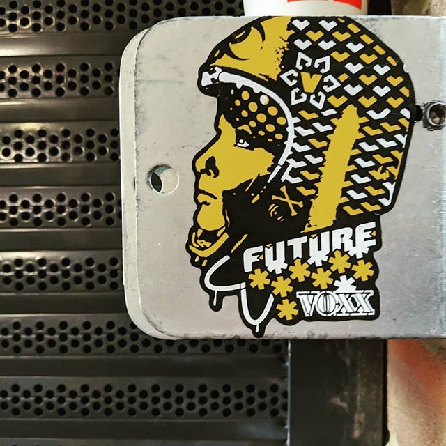 Street_Sticker tweet picture
