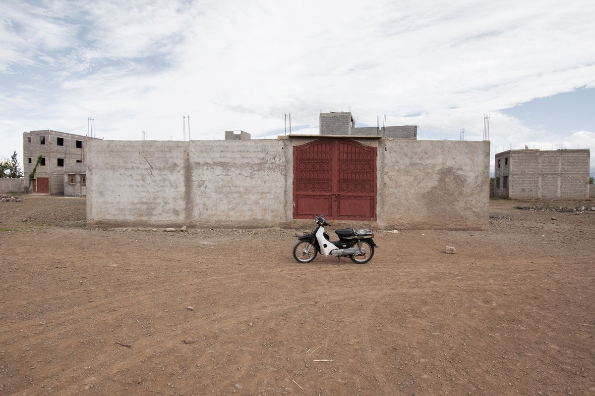 mixdevil66's tweet photo. New Topographics: #StuartAllen's beautiful, #minimalist photographs of #lone #buildings in #Marrakech https://t.co/X9WohGiacH #photography @stu_ARTphoto https://t.co/pEfd9o3nYb