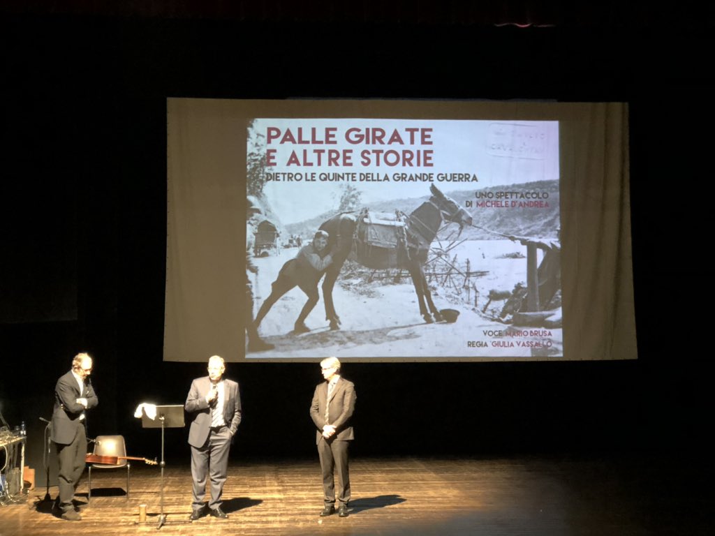 UglConsigliere's tweet photo. A #Varese in occasione del centenario della I guerra mondiale al Teatro Apollonio 
il Vice Segretario Generale @UGLNazionale #GiancarloFavoccia
 incontra il Sindaco @galimbertidav e
il Prefetto Enrico Ricci
“Disponibilità delle istituzioni 
a istituire tavoli di confronto” https://t.co/CpGoA34a7r