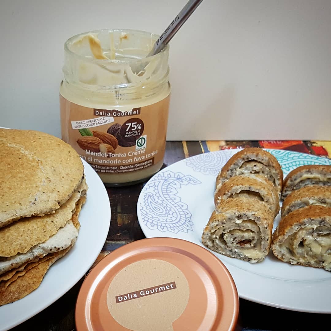 ZeroCal_DaliaG's tweet photo. #zerocal #daliagourmet #cremadimandorle #senzazucchero #senzalattosio #vegetarian #pancakes #crepes #merenda #colazione #mangiaresano #fitfood #semidichia #colazionesana #chiapancakes #zuckerfrei #mandelcreme #frühstück #gesund #laktosefrei #sugarfree #snack #eritritolo #chia https://t.co/9vyY6VJqUl