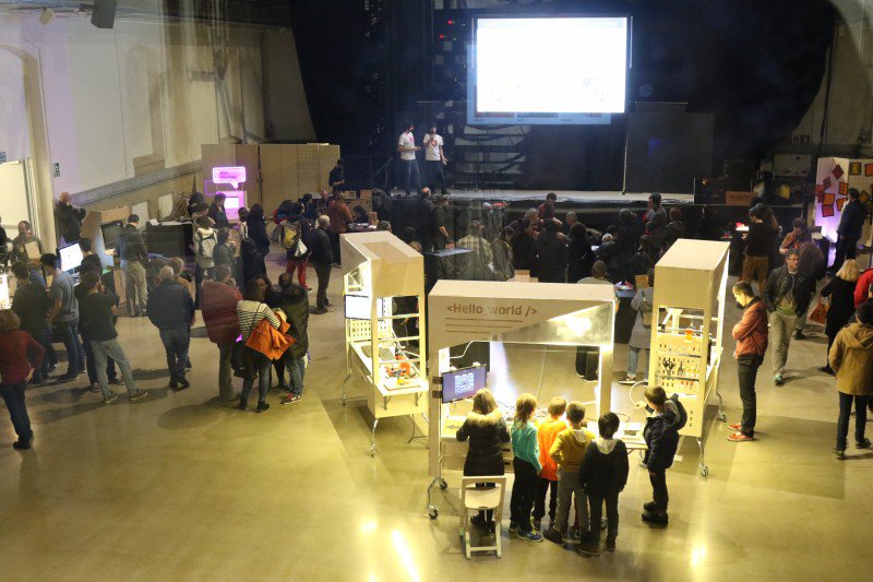 tabakalera's tweet photo. La próxima semana vuelve la feria #Eginzaleak!, un espacio en el que ver proyectos desarrollados en @Hirikilabs junto a creaciones, iniciativas y diseños vinculados con los nuevos artesanos, la fabricación digital y la tecnología ciudadana.
https://t.co/IpkROVy23L
#Tabakalera https://t.co/LyHksGybbM
