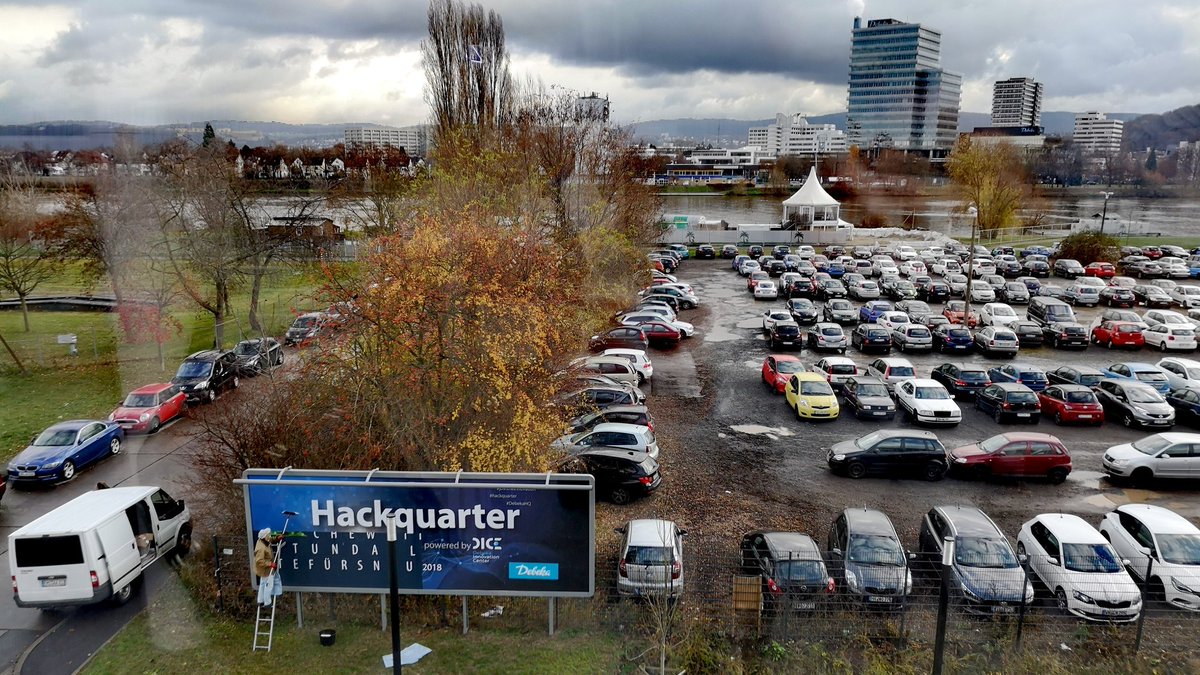 DICE_TeresaL's tweet photo. Goodbye #hackquarter 2019! Wenn dein Event plakat vor deinen Augen überlebt wird 😢 #dhq18 @debeka https://t.co/M6pb0yKwXr