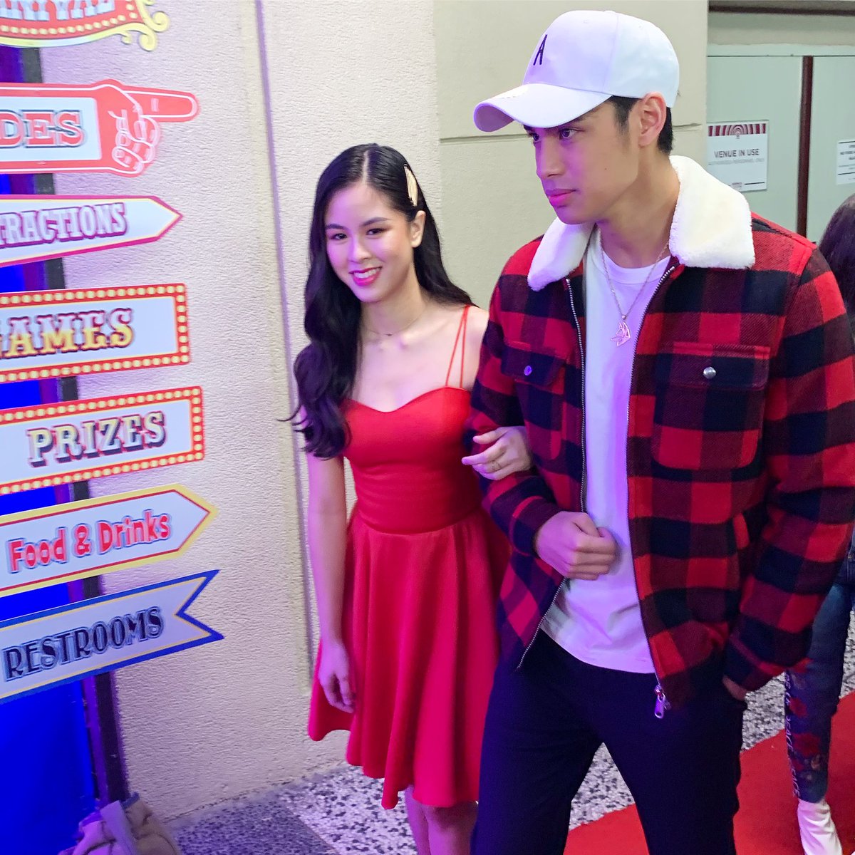 showbizzganap's tweet photo. #DonKiss at the #FantasticaFantasticMediaCon #ShowbizzGanap https://t.co/POmsOEdXFo