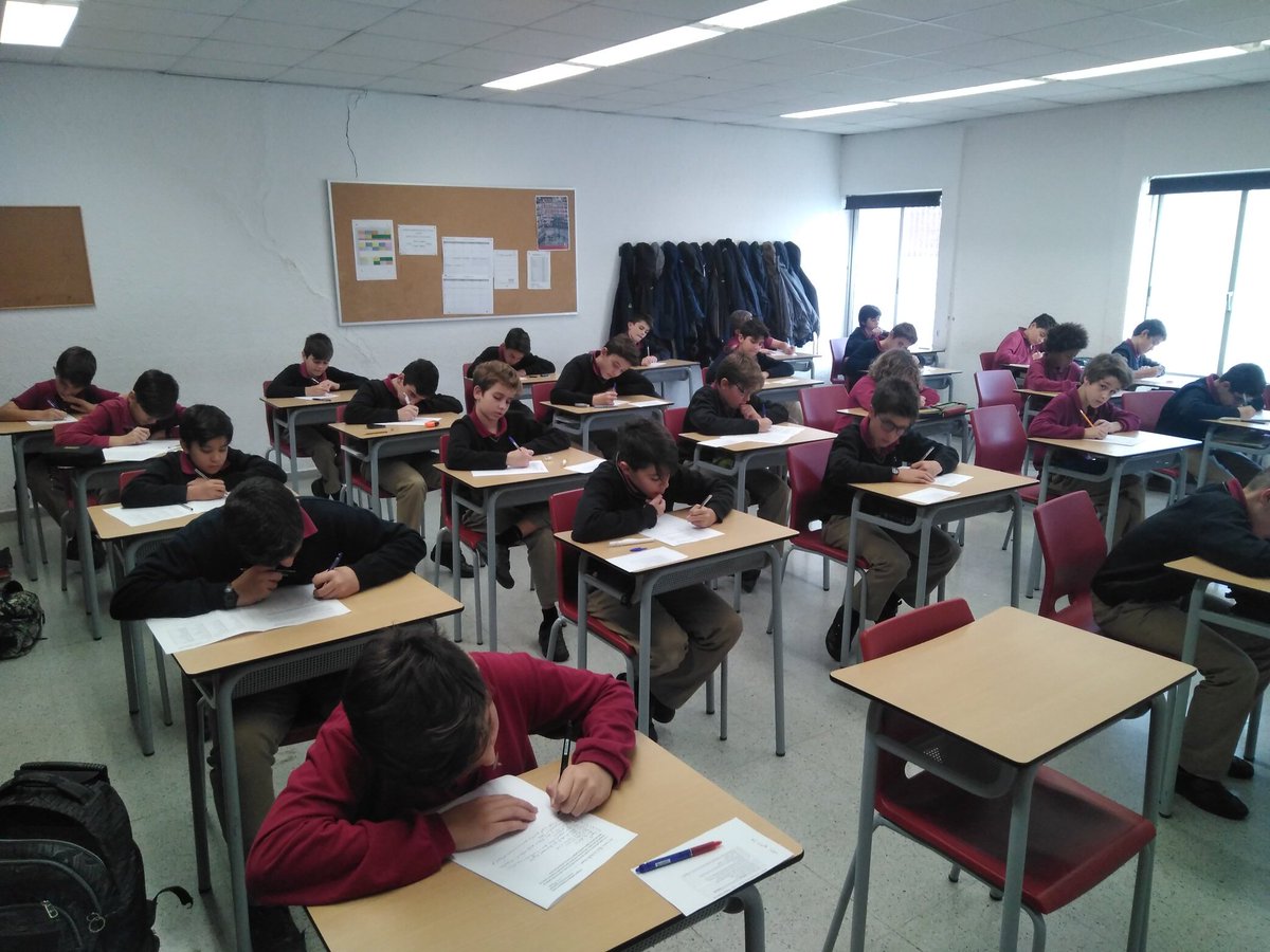xaloc_edu's tweet photo. Els alumnes de #1ESO arranquen la setmana de Trimestrals amb Llengua Catalana. Demà, Castellà i Socials. #Àmins #Trimestrals #Educació #Xaloc https://t.co/DdUqqFZL1p