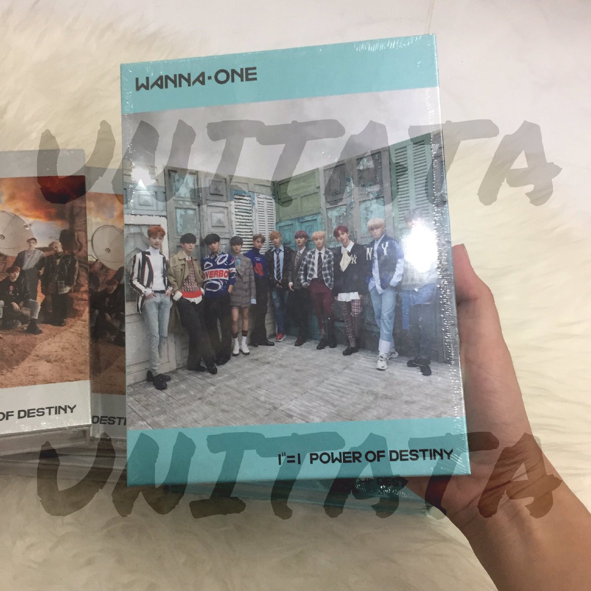 buttersunpre's tweet photo. RT สุ่มแจกโปสค่า♥️
{#พร้อมส่ง} #wannaone #POWEROFDESTINY
▫️Romance/Adventure 540฿
▪️Kihno 810฿
✔️มีโปส 
📦ค่าส่ง 100/140 (รับโปส) 
50/80 (ไม่รับโปส)

🧙🏻‍♀️สั่งซื้อทาง DM

#ตลาดนัดwannaone #ตลาดนัดวนว #ตลาดนัดวอนนาวัน #ตลาดนัดwannable #WannaSpringBreeze #SpringBreeze5thWin ตามหาบั้ม https://t.co/3YmfKkW0fU