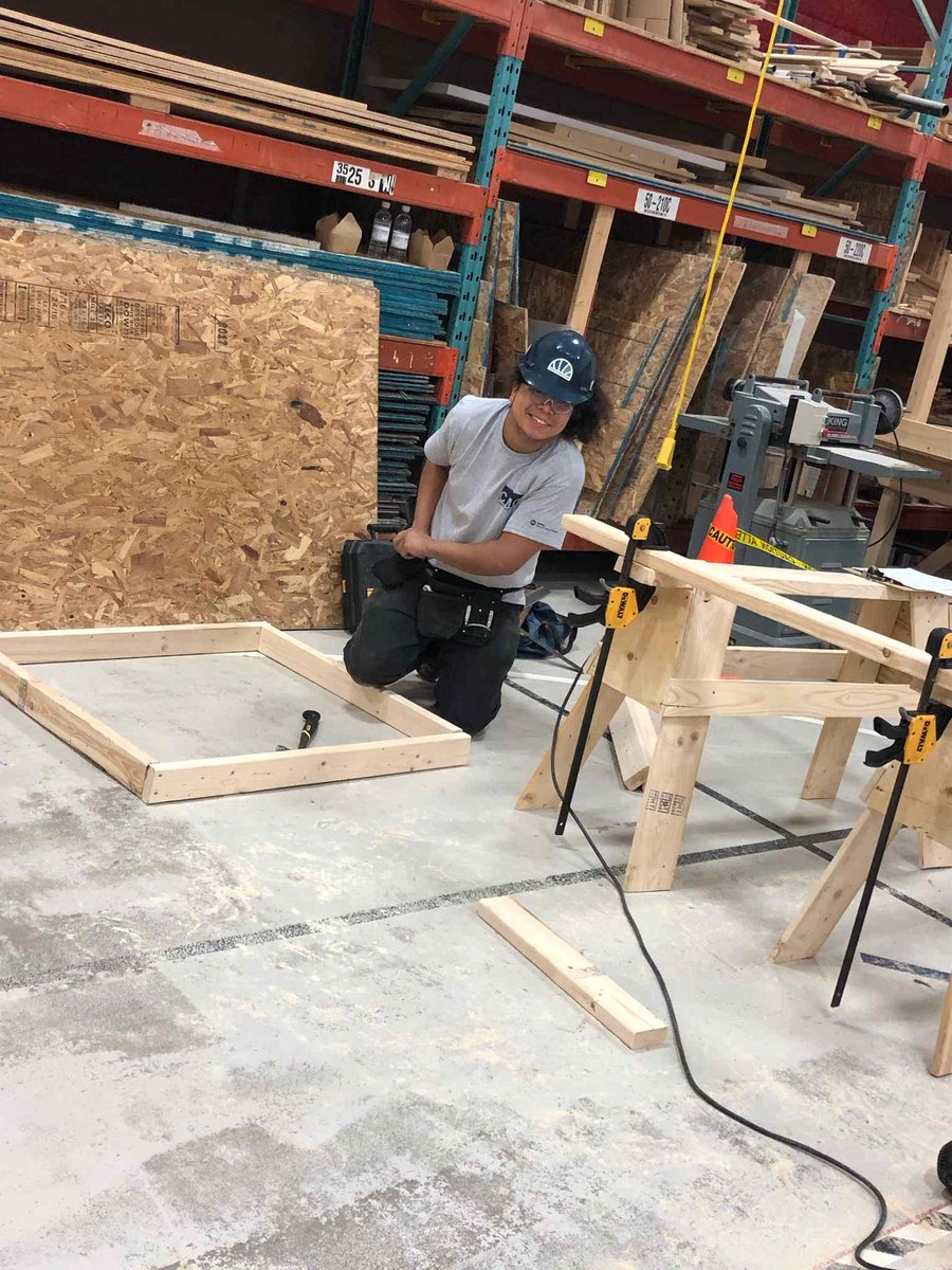 Cougars500's tweet image. Brogan Hartley (12e), élève du programme O2, représente le @CSAP_Officiel aux compétitions régionales au Carpenter Millwright College #fierdevous