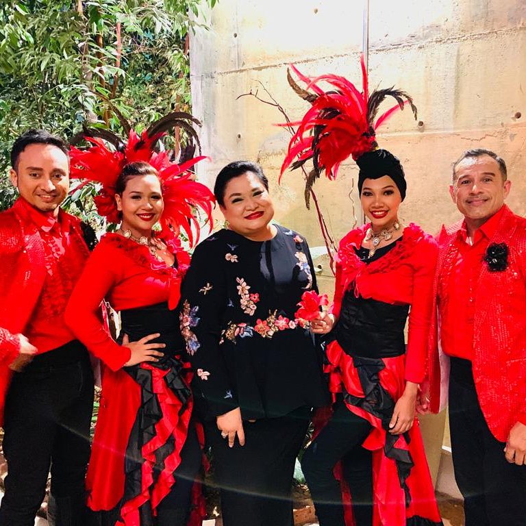 adibahnoor's tweet photo. team ini malem lah.
#DakDemokEntertains
#SwitchProductions https://t.co/D6hVn78Obp