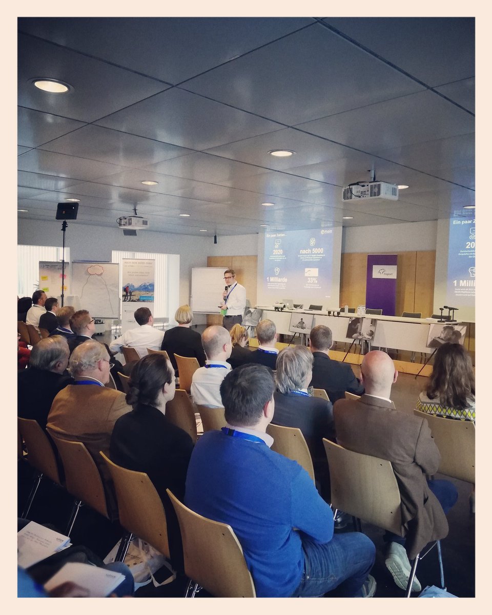 VolkerBaisch's tweet photo. Matthias Lais vom @mainincubator spricht über die Macht der Digitalisierung in der Familie.
#vätersummit
#vaeternetzwerk https://t.co/5C9BL8XIML