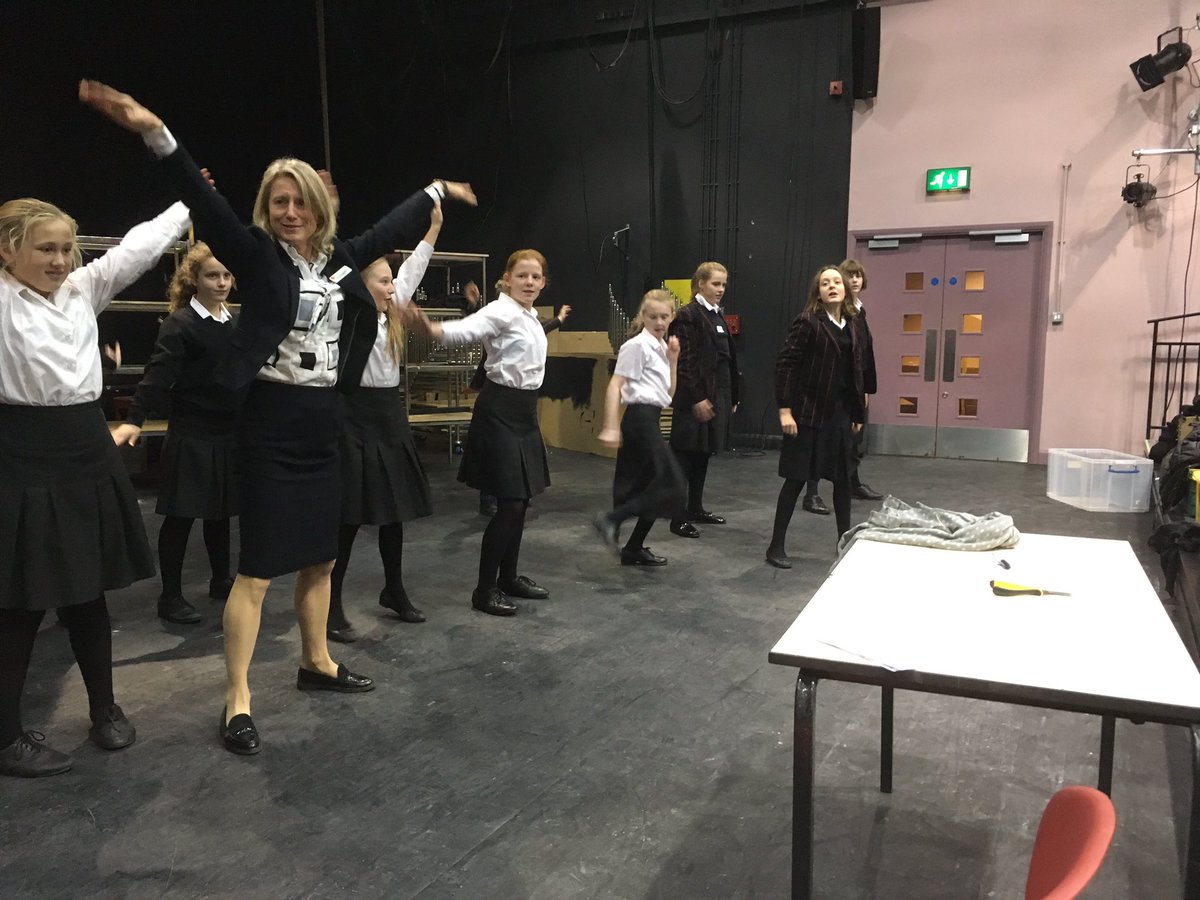 GiggDrama's tweet photo. In the shadow of Mrs Lovett’s bakehouse we’ve launched this years lower school show. Year 7 &amp; 8 will perform Bugsy Malone in June. Today the pupils had short dance, fight and voice workshops to get a taste for the show, ahead of auditions in January. #bringonthesplurge https://t.co/yRSvP1hz6C