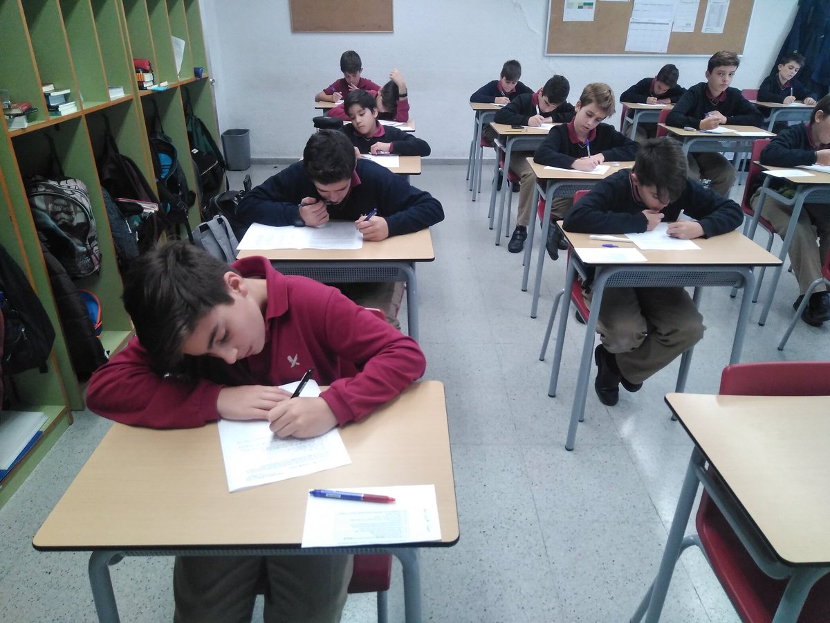 xaloc_edu's tweet photo. Els alumnes de #1ESO arranquen la setmana de Trimestrals amb Llengua Catalana. Demà, Castellà i Socials. #Àmins #Trimestrals #Educació #Xaloc https://t.co/DdUqqFZL1p
