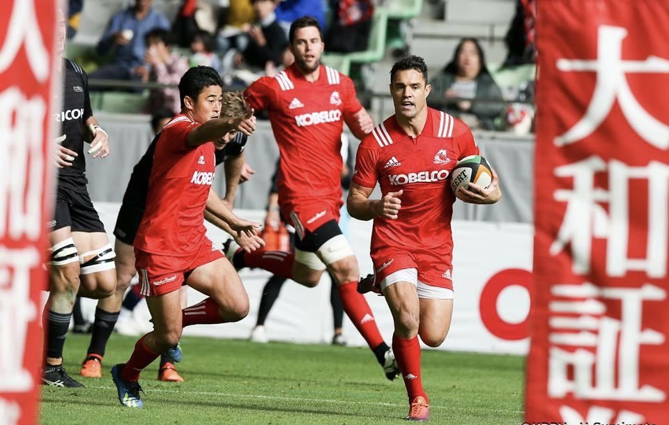 DanCarter's tweet photo. I don’t score many try’s these days so it was nice of Hiwasa to show me exactly where the try line was #arigato #myjapanesefamily #kobelcosteelers https://t.co/ISKqZHo5a1