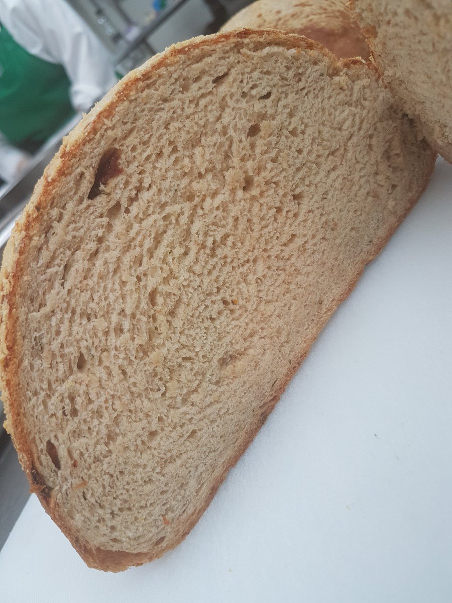 chefShamaRahman's tweet image. Freshly baked @WestholmeSchool. Sundried Tomato &amp;amp; Parmesan bread on offer today #cookedfromscratch #whatwedo @Thomas_Franks_ @sammielambert @michael27427072
