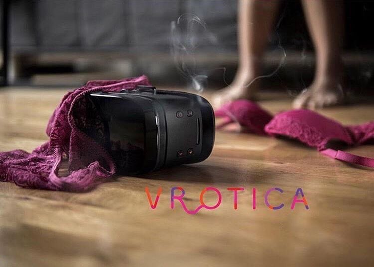 vroticaheadset's tweet photo. We know you want to see the VRotica Headset in your stocking  🎁 Order yours from https://t.co/J2uvgfC0li and treat yourself this Christmas 📲 https://t.co/YwjlZjXK67