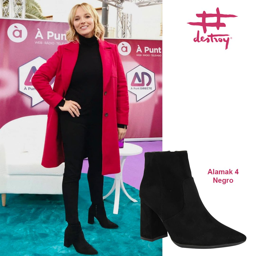 destroy_shoes's tweet photo. Nos encanta este look de Carolina Ferre con nuestros botines Alamak 4 😍😍😍
Consíguelos en nuestra web --> https://t.co/tYQDnO5bUs
#Destroyshoes #Destroyattitude #Fashion #Otoño
#Autumn #CarolinaFerre https://t.co/tVU1w1gSTR
