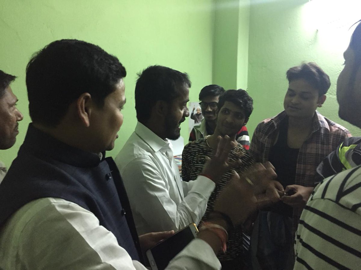 chunnu_inc's tweet photo. कौन लड़ा है कौन लड़ेगा
#NSUI_NSUI
#NSUIForPatnaUniversity https://t.co/qksaUr3P2r