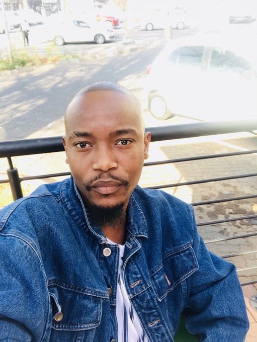 BlessersS's tweet photo. Explain something to me 😂 @MosheNdiki @Sekzin_sa https://t.co/QcXazZ3XAs