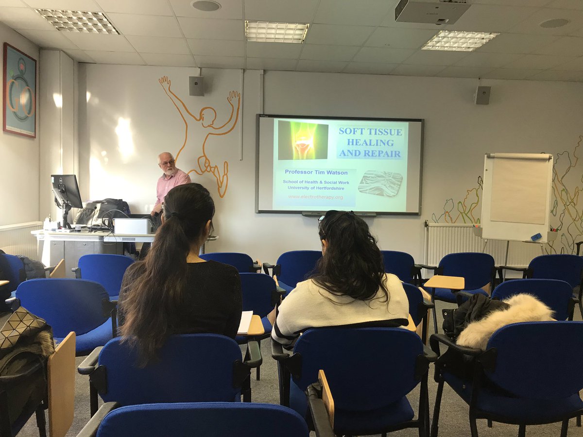 SJDPhysio's tweet photo. Thoroughly enjoying legendary Tim Watson on soft tissue healing @QMULSportExMed https://t.co/pvtwslh1yk