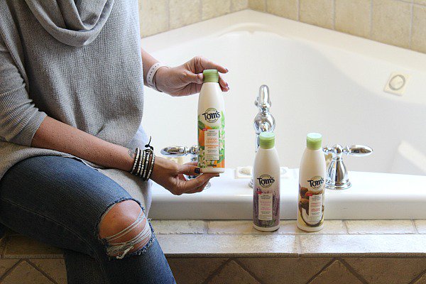 TheMomUnleashed's tweet photo. Beautiful winter skin starts with naturally nourishing products from @TomsofMaine. Find out why these body washes and beauty bars are an essential part of my cold-weather skin care routine: https://t.co/YZR3PSwfJp #GoodnessCircle #NaturallyInspired #ad https://t.co/N98N0X4fsx