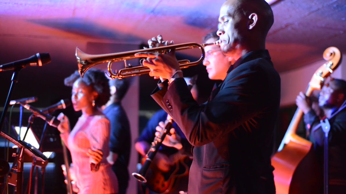 AsaraEstate's tweet photo. Build-up to our PureGin festival on Sat 8th kicks off Thurs eve when the fantastic Pebble Shakers Jazz Band brings its swing sounds to our Sansibar Gin Lounge. They’re playing Thurs, Fri, Sat. For times: https://t.co/jHmZJ36L7o For tickets: https://t.co/MkinUufeT8 #PureGin https://t.co/BbyPc4Mkzy
