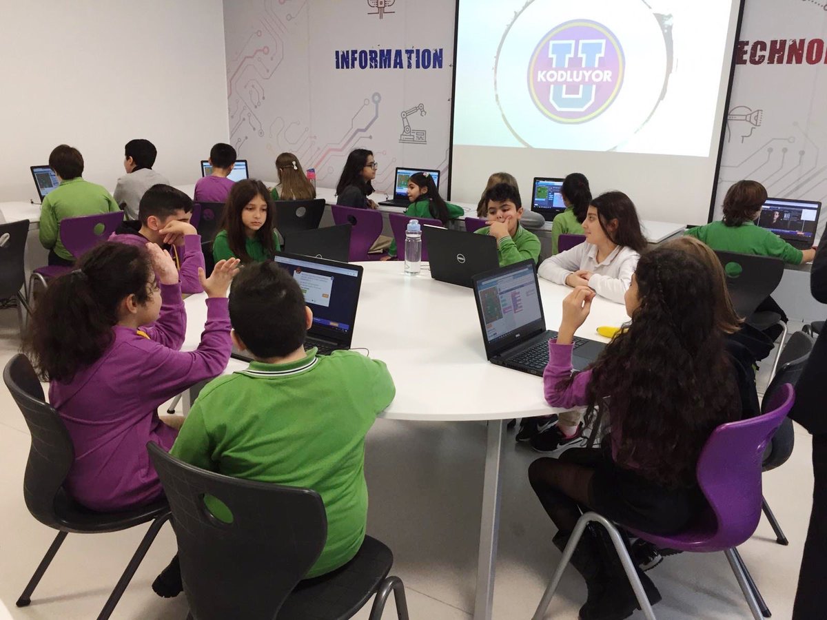 Uğurlu öğrenciler, Kardeş Okul Kodluyor etkinliğinde U-BİT dersinde kazandıkları becerileri yaşıtları öğrenciler ile paylaşıyor, kodlama etkinliklerine beraber katılarak bilgi alışverişinde bulunuyor! 

Bilgi paylaştıkça artıyor, kardeş okul &lt;kodluyor&gt; 👦🏼👧🏻🤖
#UĞURKODLUYOR