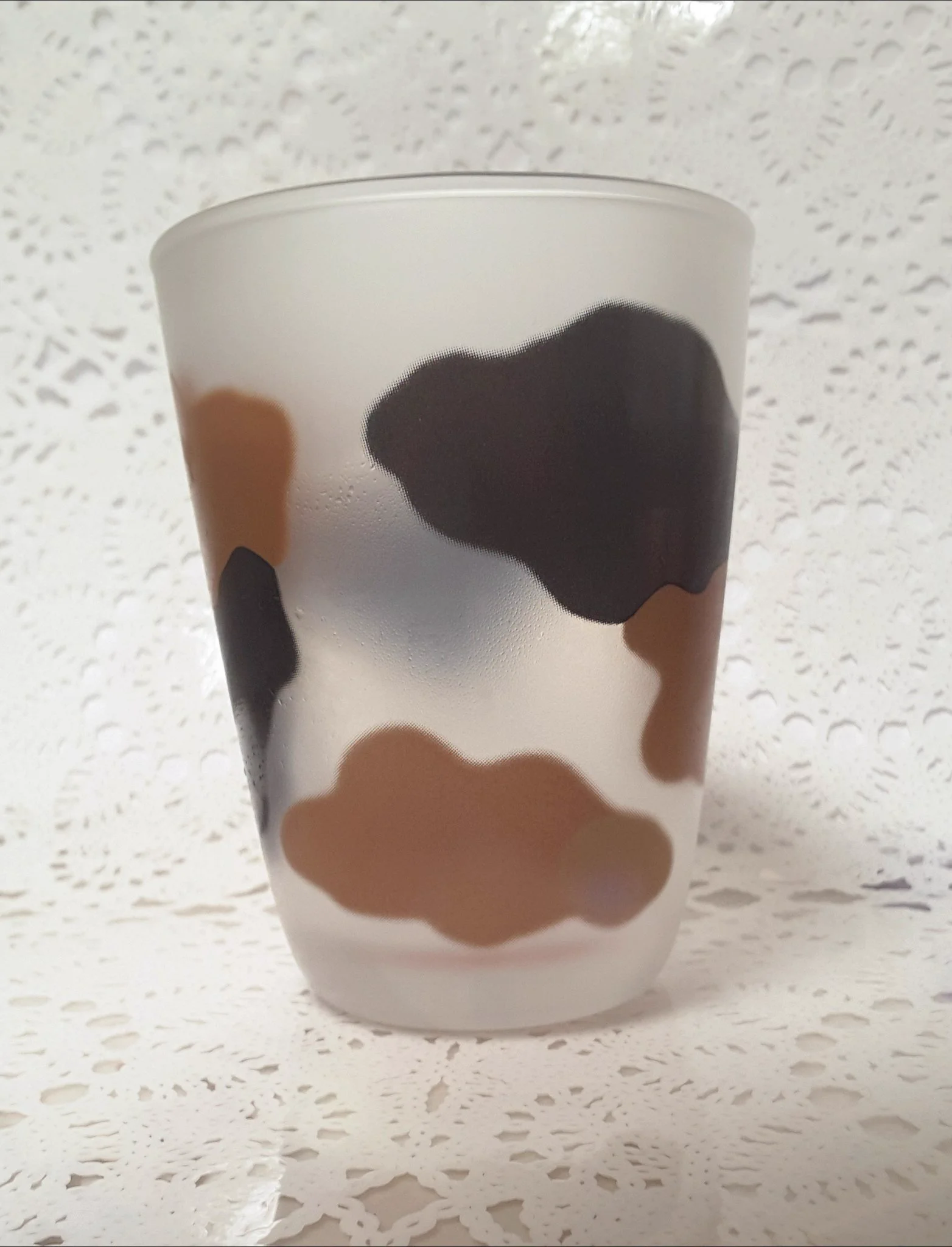 にゃんこの足グラスが可愛い！！牛乳が飲みたくなるはず！！