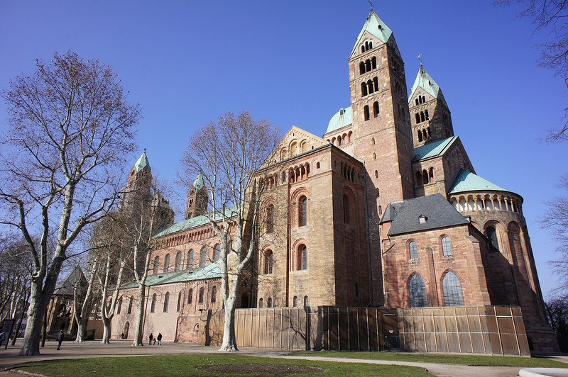 ArtPursuits's tweet photo. Three fine Romanesque cathedrals – Worms, Speyer and Mainz – are an architectural focus of our 'Romanesque Rhineland' tour through the Middle Rhine and are good examples of Middle Rhenish Romanseque architecture. https://t.co/dIZwAp81sq https://t.co/cuasrEDekn