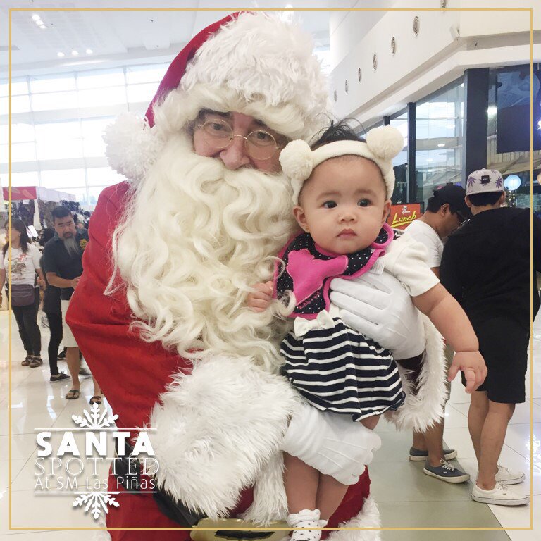 smsupermalls's tweet photo. #SpottedAtSM: #SMSanta made shoppers of all ages smile at #SMCenterLasPiñas!🎅😊💞
Visit https://t.co/nZKgnrDav8 now and check out the next SM malls that Santa will visit! #EverythingsHereAtSM https://t.co/lln4cljASS