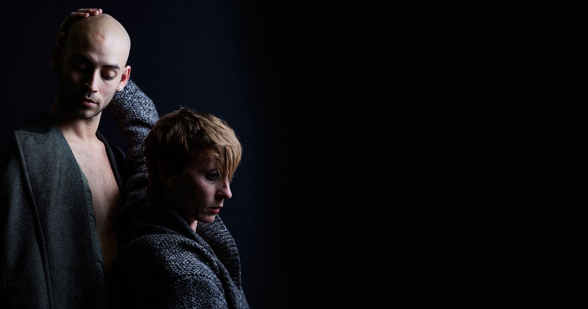 teatrokamikaze's tweet photo. Hoy a las 19h estrenamos en el Ambigú del Teatro Kamikaze #Zèbre, la última pieza de danza de la directora, coreógrafa y bailarina #ManuelaBarrero con #dlcAos, compañía residente de la @CNDanza 
4 > 15 DICIEMBRE
¡5 únicas funciones!
Más info y entradas: https://t.co/yhDxP1PmLE https://t.co/Pc6iaZR3GV