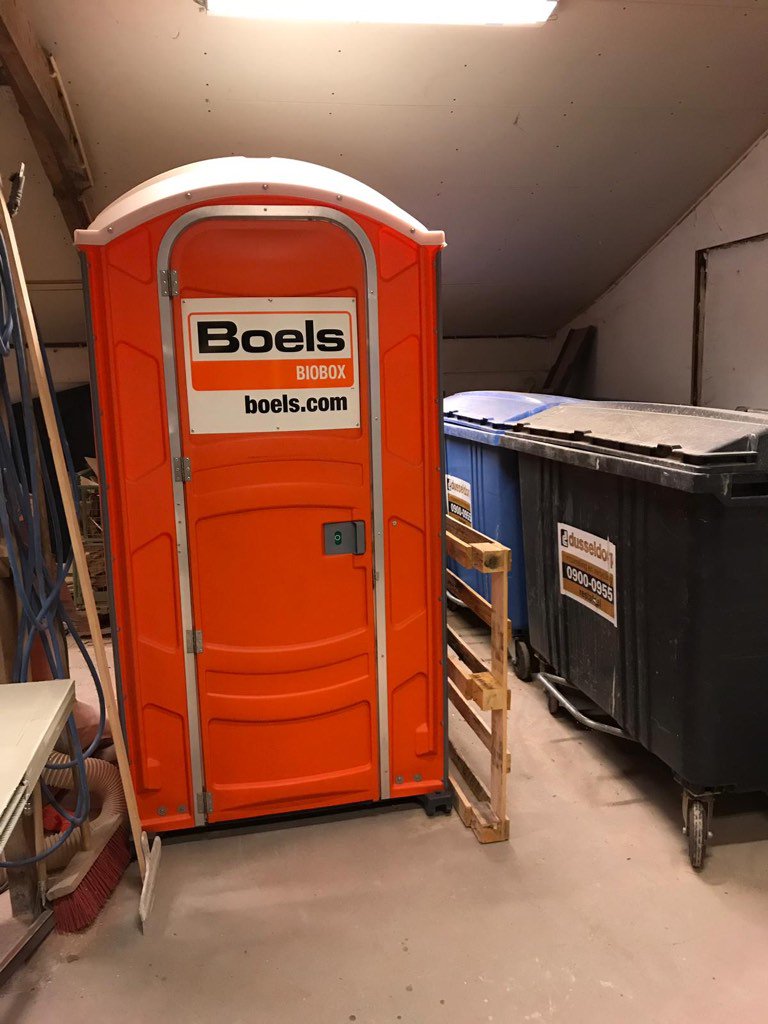 MieconBV's tweet photo. MIECON gaat met de tijd mee. Net zoals thuis is ook op het werk de wc #genderneutraal. https://t.co/MnLdBNDl3W