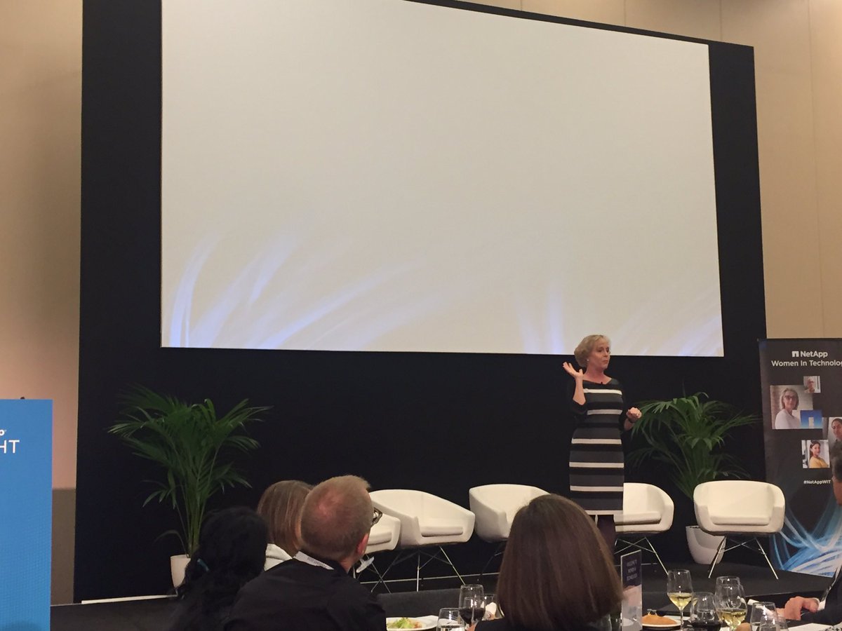 PeytStefanova's tweet image. Who knew that @KateSwanborg is just as funny as she’s brilliant! She reminds so much of of the Marvellous Mrs @MaiselTV, absolutely phenomenal and delightfully hilarious! Thank you, Kate for sharing your humble career story.  #NetAppWIT #NetAppInsight