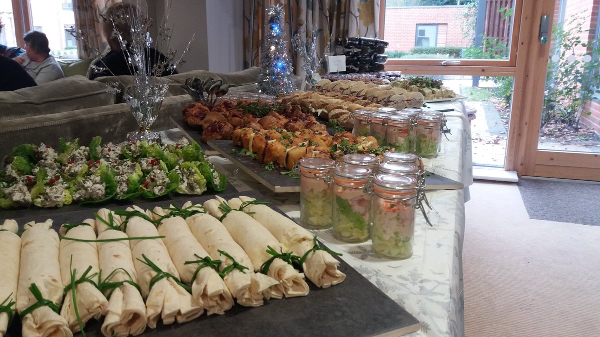 SamHowes10's tweet photo. Vivid Managers Christmas buffet @Someboysmum @CateringAcademy @Servest_UK @AlexYoungson1 @lesley_pekun https://t.co/pU4Iut9WUO