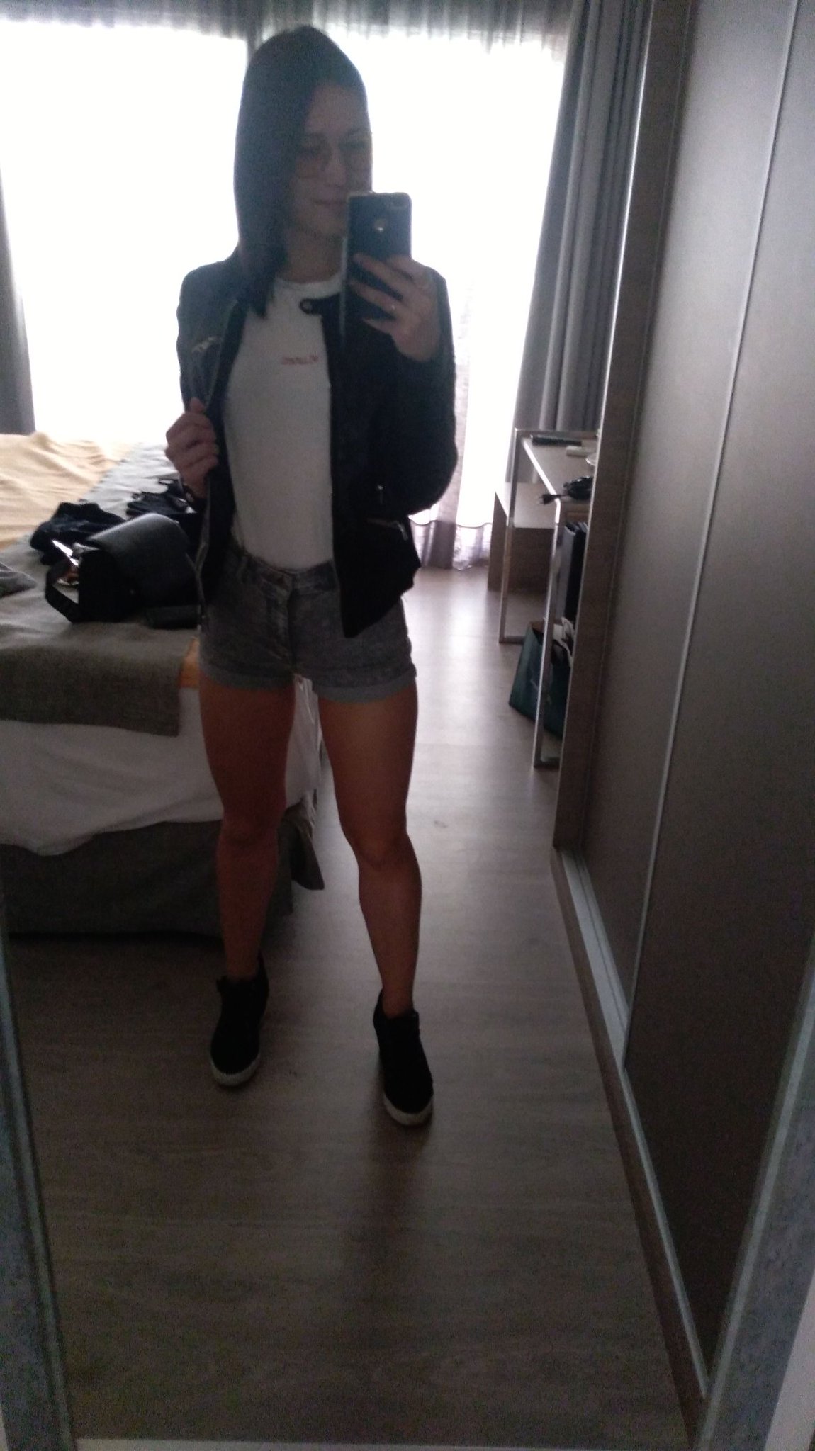 2 pic. Morning 😂💋 https://t.co/5aNnSLNAXp