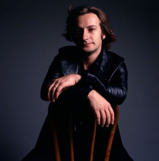 December, the 4th. Born on this day (1949) SOUTHSIDE JOHNNY. Happy birthday!!  