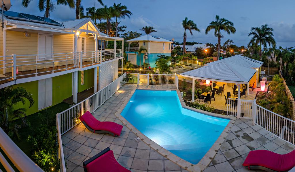 StayBonanza's tweet photo. 😮🏖 Why not enjoy an action packed short break in Guadeloupe and stay in a self catering unit with hot tub in beautiful surroundings. Save an extra 16% when booking with us!🛥😍

Click here ➡️ https://t.co/3PMgaUYOyO

#Raisinsclairsbeach #Guadeloupe #snorkellinginBasseTerre https://t.co/F4MjAOSy8o
