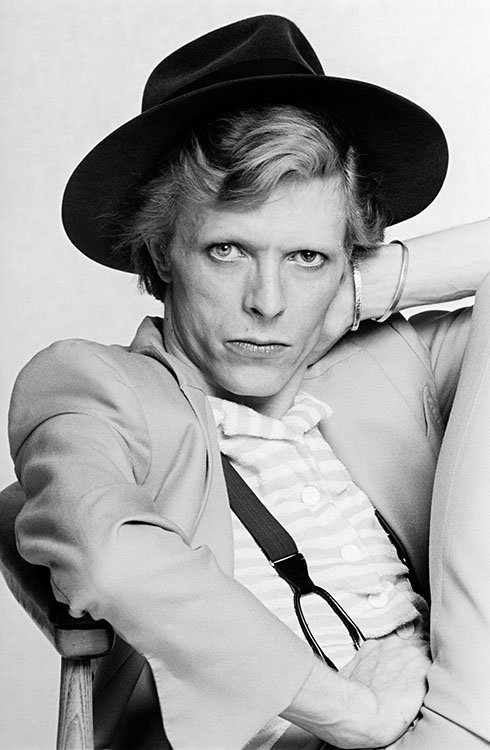Terry_ONeill's tweet photo. A close up of David Bowie as he poses for a magazine in Los Angeles, circa 1974. https://t.co/HD6UZOSd0M