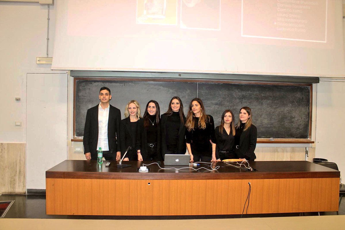MascaroGiulia's tweet photo. Grazie a tutto il mio team per aver reso quest’esperienza indimenticabile. Grazie alle docenti per averci permesso di metterci in gioco e spronato attraverso lezioni didattiche e unconventional. Ed infine grazie a chi ci ha reso più #badass! @m_vernuccio @Fedececco @VesuvYO https://t.co/laOxR7bPab