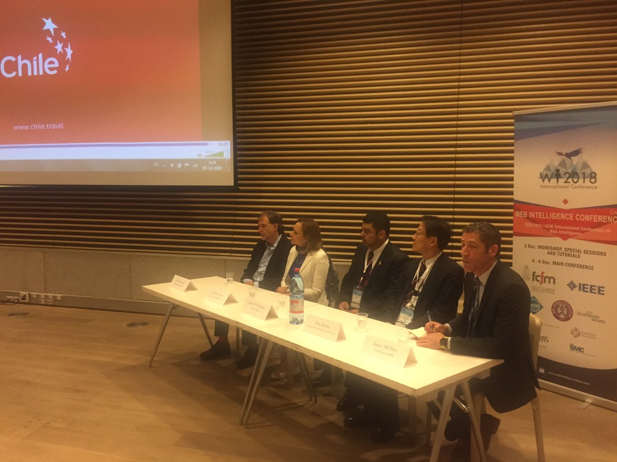 stolkan's tweet photo. Senadora @carolinagoic participa del seminario Web Intelligence Conference en facultad de ciencias físicas y matemáticas @uchile #Wi2018 #ia #InteligenciaArtificial https://t.co/21ItVolhlN