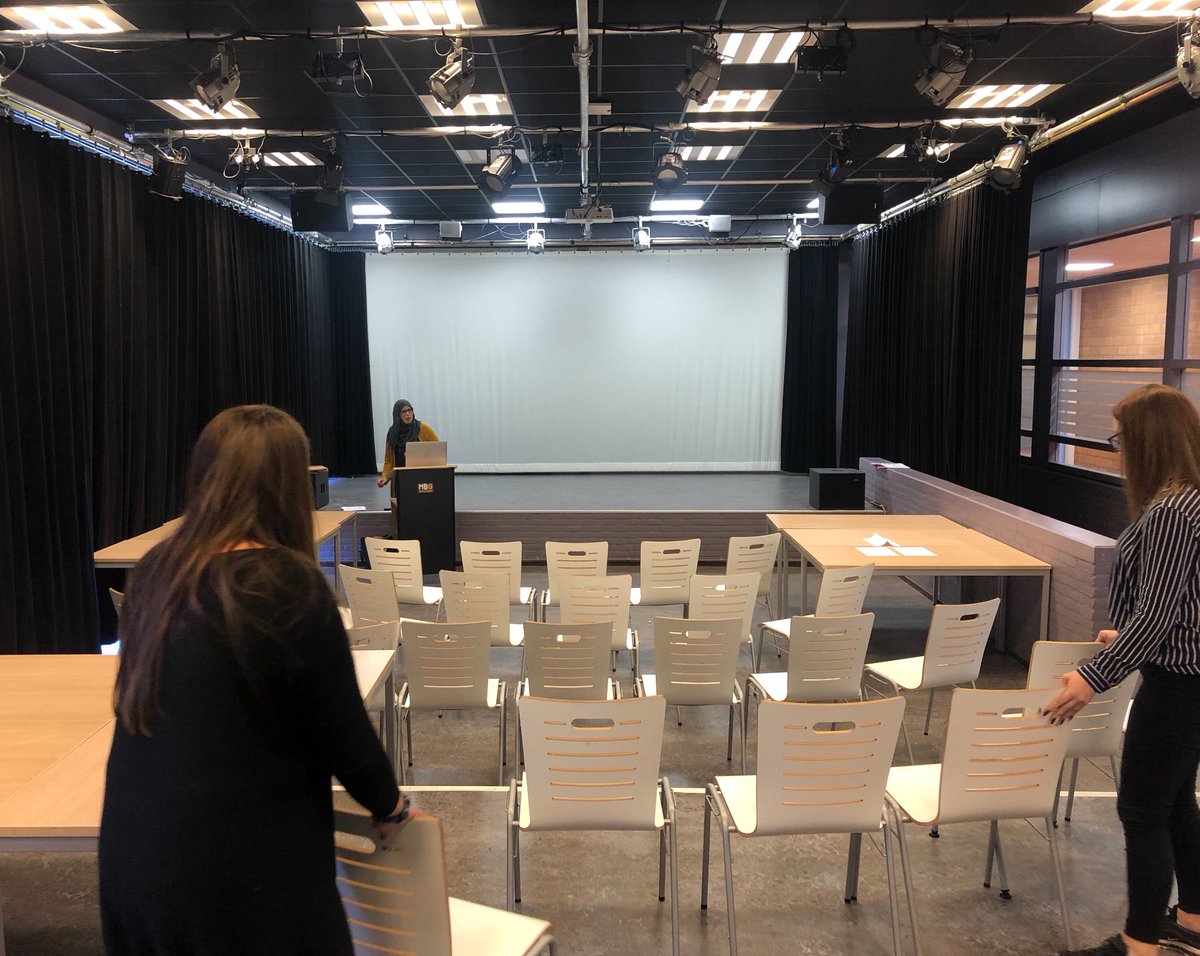 fannymustamu's tweet photo. Opbouw presentatie voor studenten @MBOAmersfoort over praktijkervaring opdoen bij @Kwintesggz #vrijwilligerswerk @socialegasten https://t.co/wbMDqgfPyq