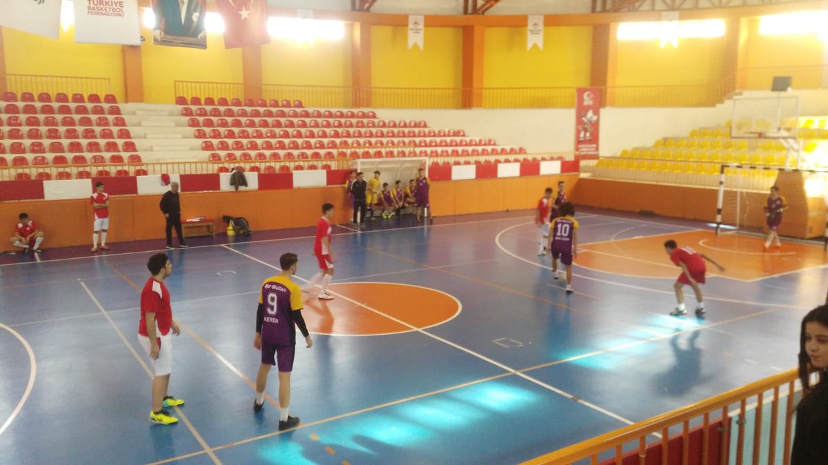 ugur okullari kayseri kampusu on twitter bahcesehir koleji ile ugur okullari futsal genc takimlari arasinda yapilan hazirlik macinda ogrencilerimiz dostca ve kiyasiya mucadele ettiler bahcesehir kolejine misafirperverlikleri icin tesekkur