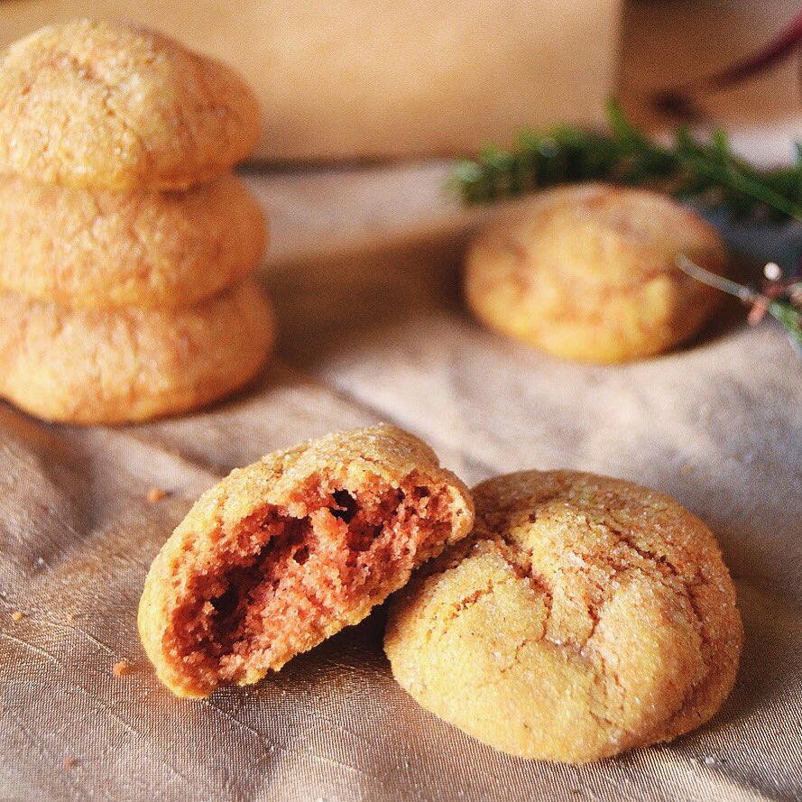 KitchenMillie's tweet photo. What better way to celebrate #NationalCookieDay than by announcing the return of Santa's Secret?! Nothing says holiday cheer like our spiced sugar cookie 🎄🎅🎁  Available in our Holiday Gift Boxes, bags, and for all catering 😍 https://t.co/WQW5L9dr0U
