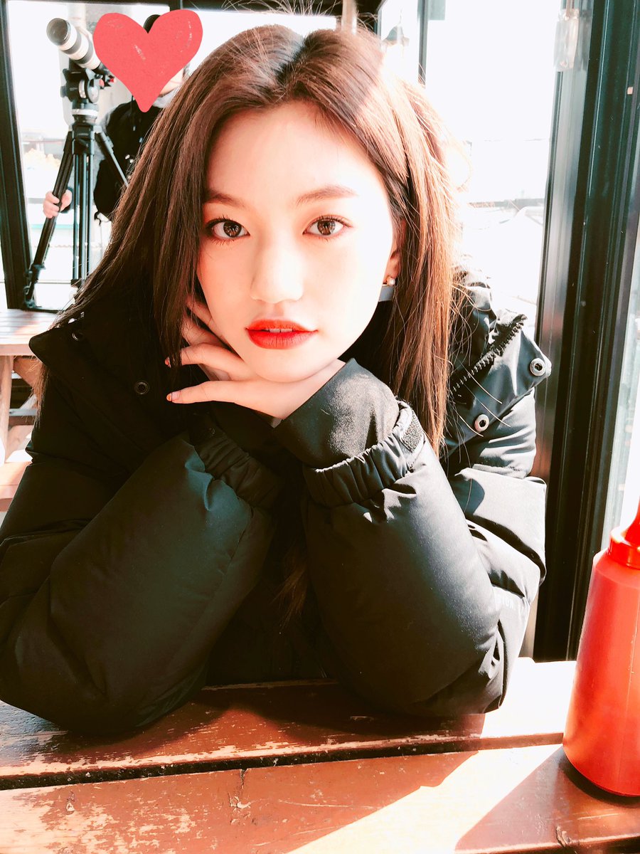 WekiMeki's tweet photo. 도연아~ 늦었지만 생일 많이많이 축하해🎉🎉오늘 즐거운 생일 보냈지?? 신기할 정도로 완벽한 김도연 사랑해❤️

#🦊 #도연이 #생일축하해 #이뿌당 https://t.co/D2XnVAraA4