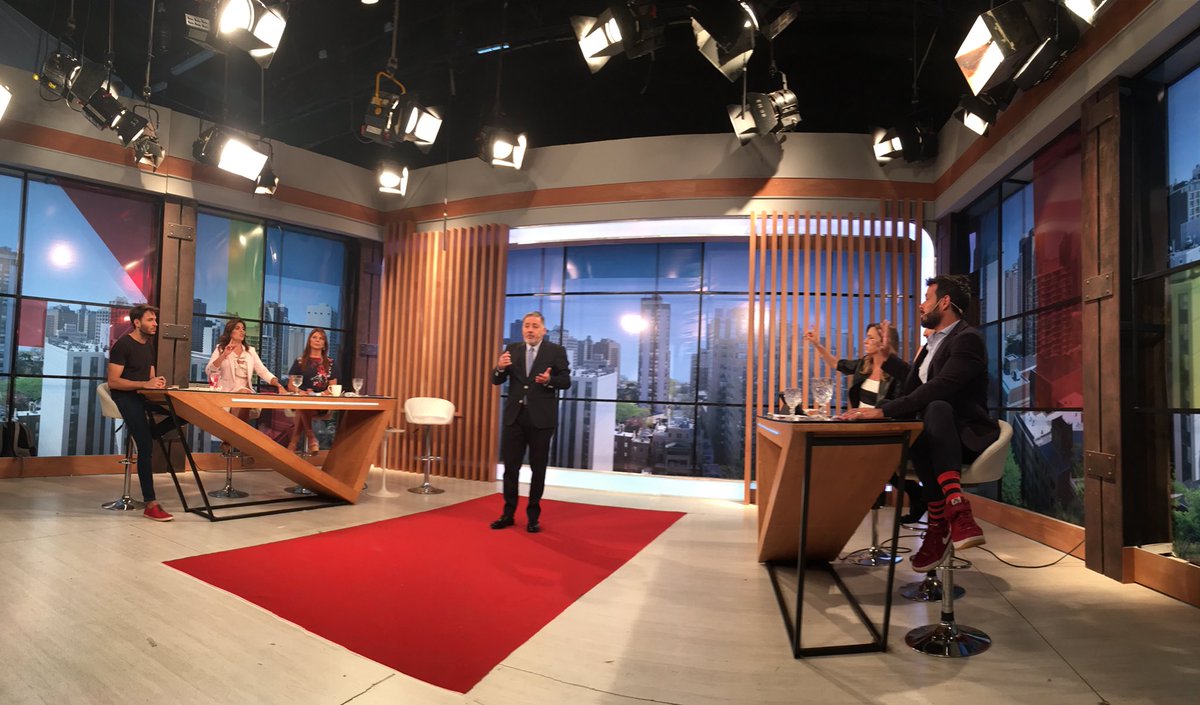 Ya estamos al aire! Seguinos esta mañana con <a href="/fabdoman/">Fabián Doman</a> y #equipo. Hasta las 10.30hs por <a href="/eltreceoficial/">eltrece</a>