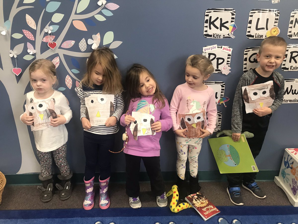 FlipandLearn17's tweet photo. Making owls out of shapes! #finemotorskills #cuttingshapes #usingscissors #usingglue #shapeidentification #followingdirections #matching #learningisfun #triangle #circle #square #rectangle https://t.co/fuWUXeCz3e