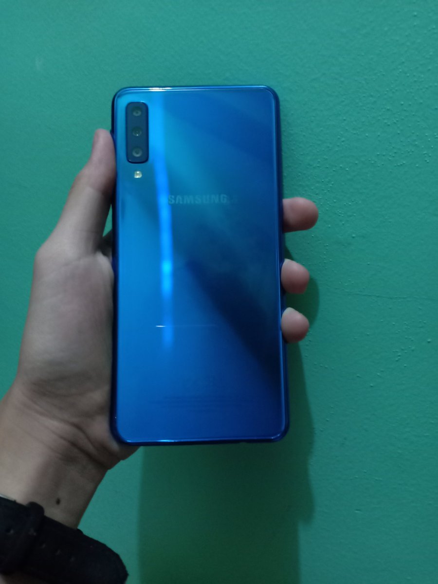 _Niiiiinnn's tweet image. Retweet para magka new phone HAHA LEGIT!!!