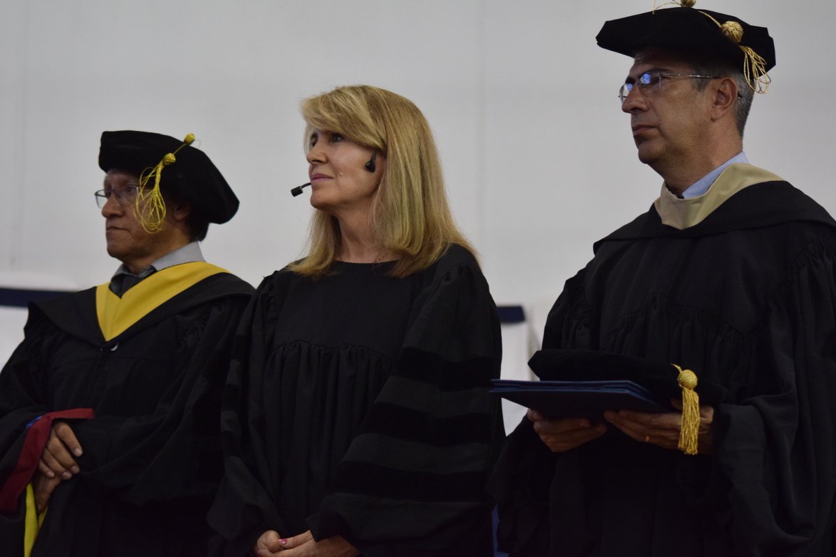UpbBolivia's tweet photo. Engrandeció con su presencia Professor Renée Mauborgne, reconocida con el título Doctor Honoris Causa.
#UPBCBBA #COLACIÓN2018 https://t.co/SorWHfS0Et